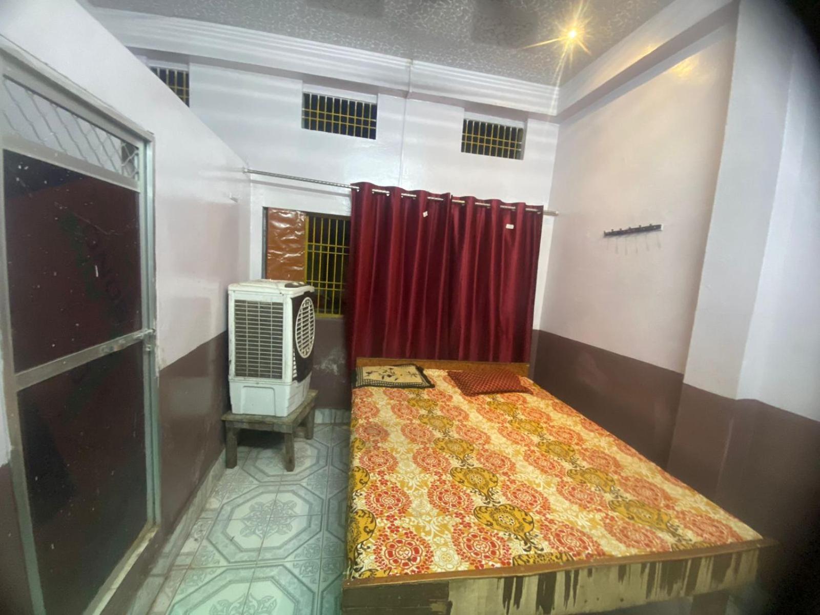 Hotel Yatri Niwas 바라나시 외부 사진