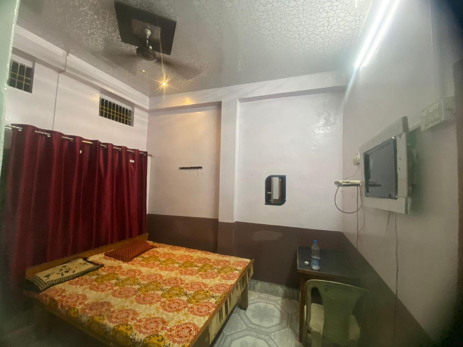 Hotel Yatri Niwas 바라나시 외부 사진